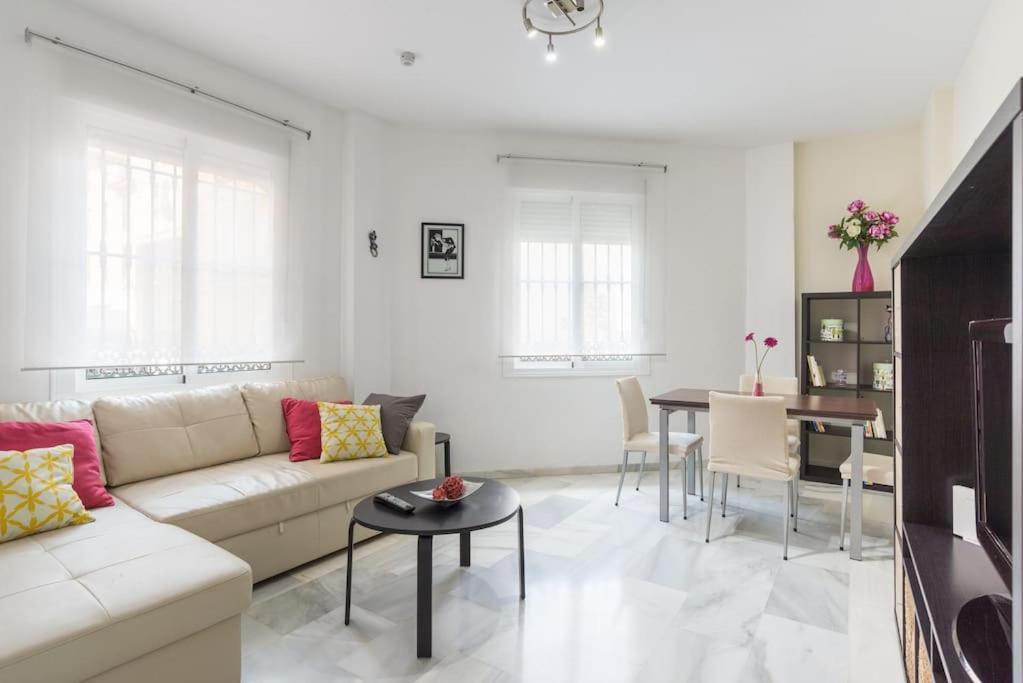 Bright, Quiet And Nice Ground Floor In The Center Málaga Extérieur photo